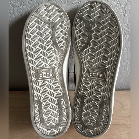 Comme des Garçons PLAY x Converse Canvas Low Top Sneaker - Picture 10 of 13